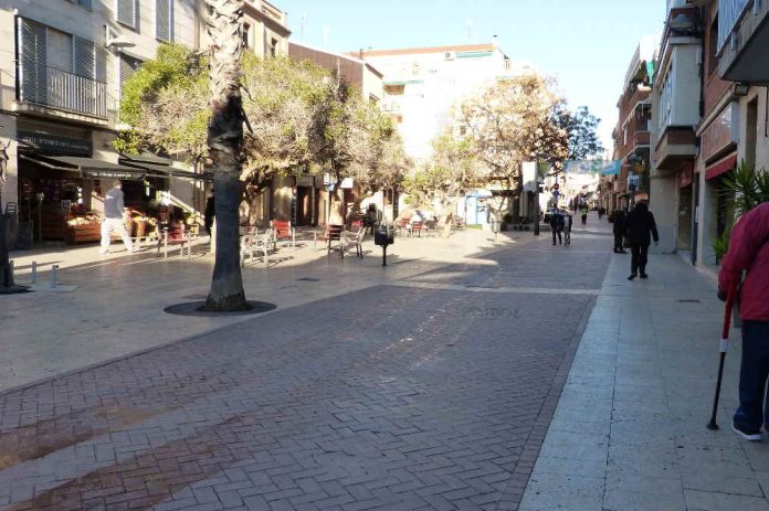 Gavà mejora la recogida puerta a puerta en la Illa-Centre