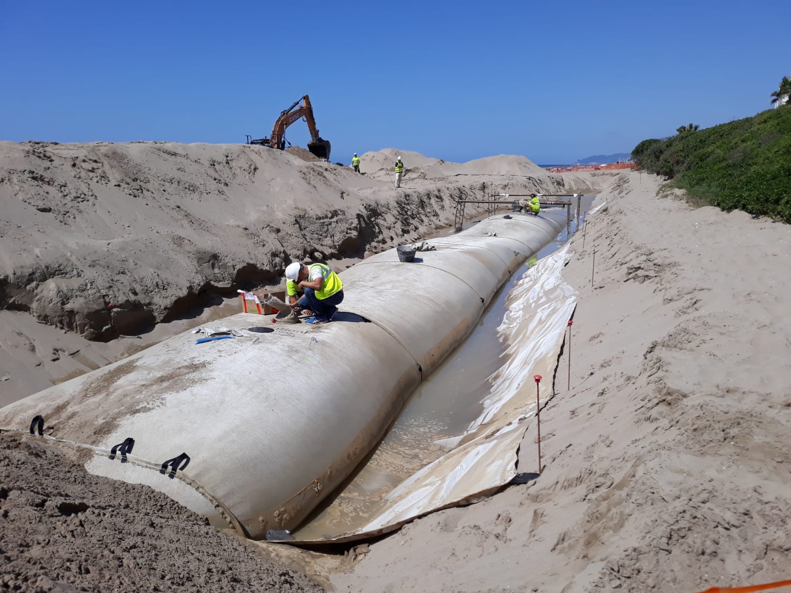 Actuacions per frenar la regressió de les platges a Gavà