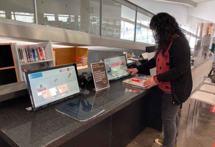 Servei d'autopréstec a les biblioteques de Gavà