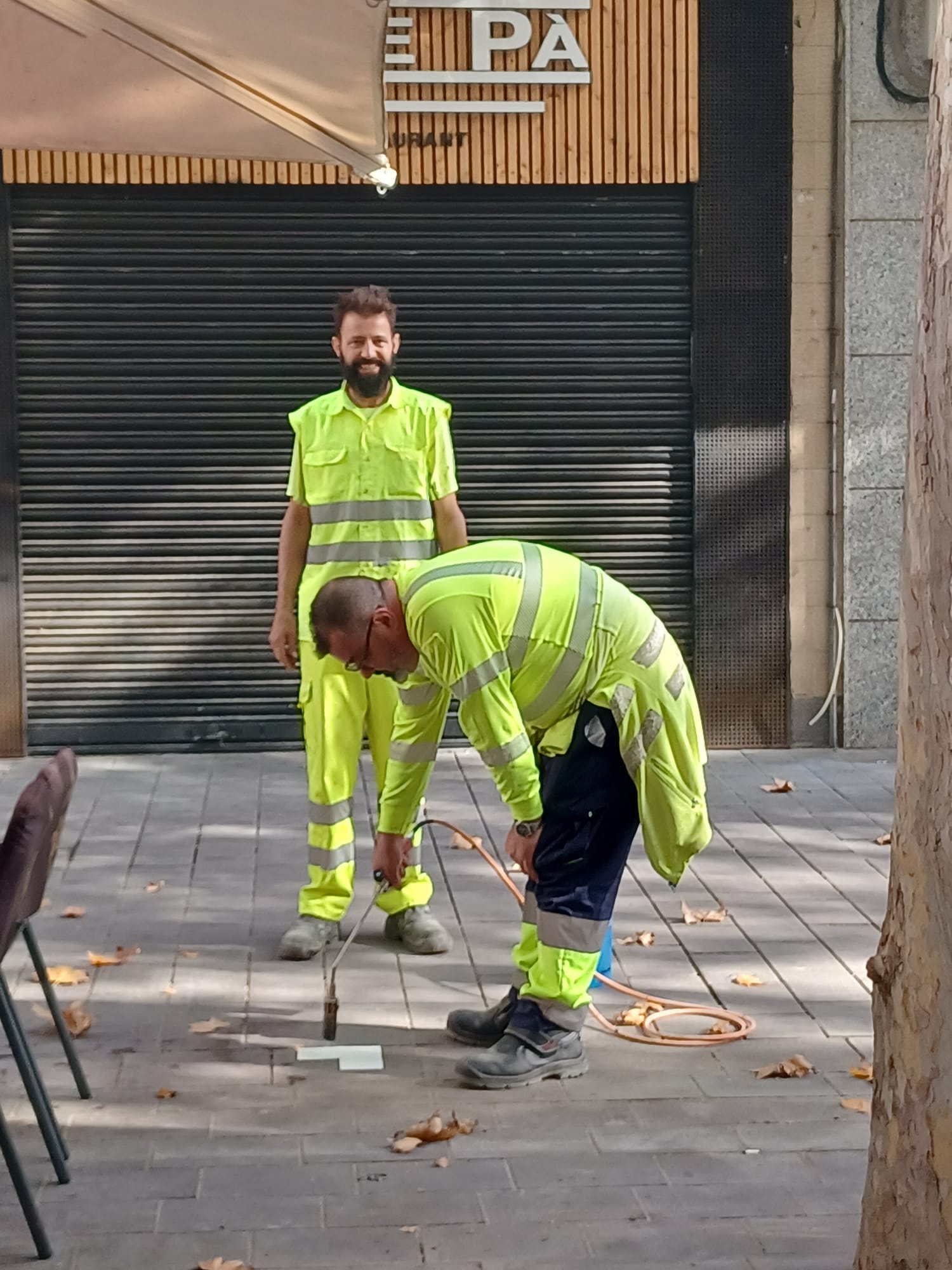 Marcaje de terrazas en la Rambla y paradas del mercado semanal