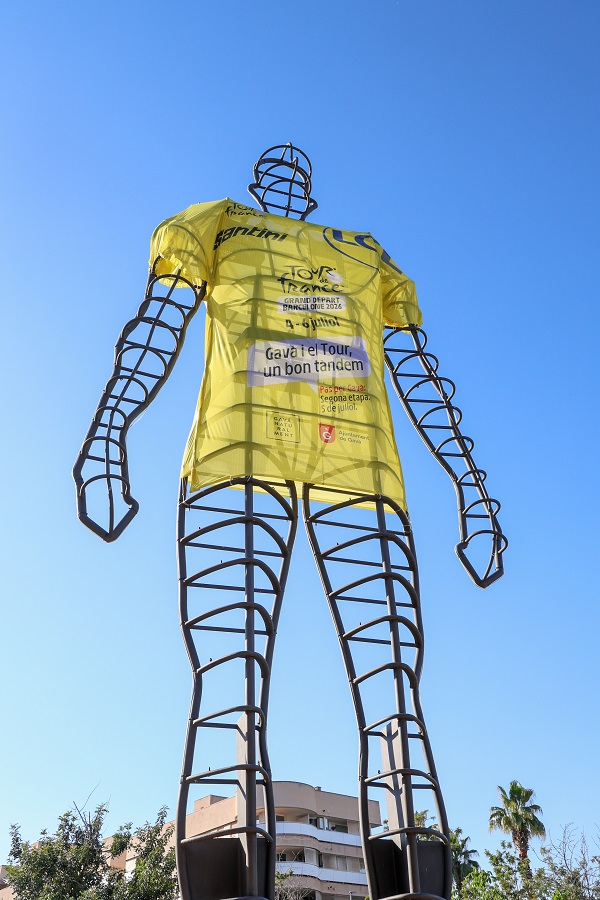 L’Ésser de Mil·lenni es vesteix amb el Maillot del Tour de França
