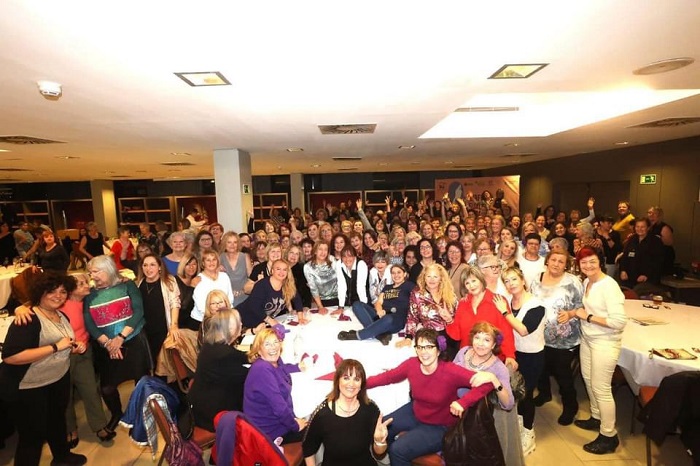 Cena de mujeres
